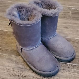 EUC Ugg Toddler Girls Bailey Bow Gray Boots, sz 8